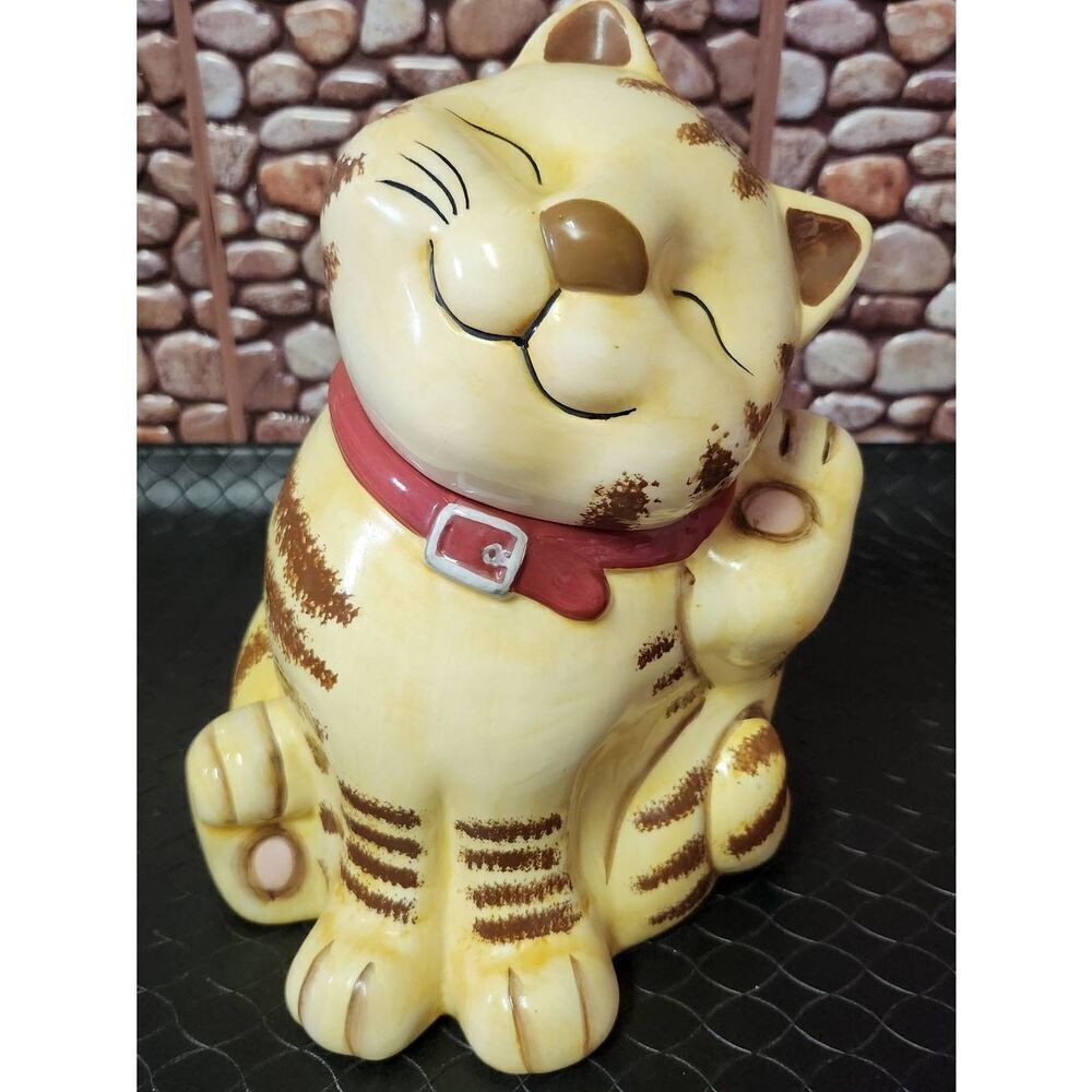 GKAO Tabby Cat Kitten Smiling Scratching Cookie Jar